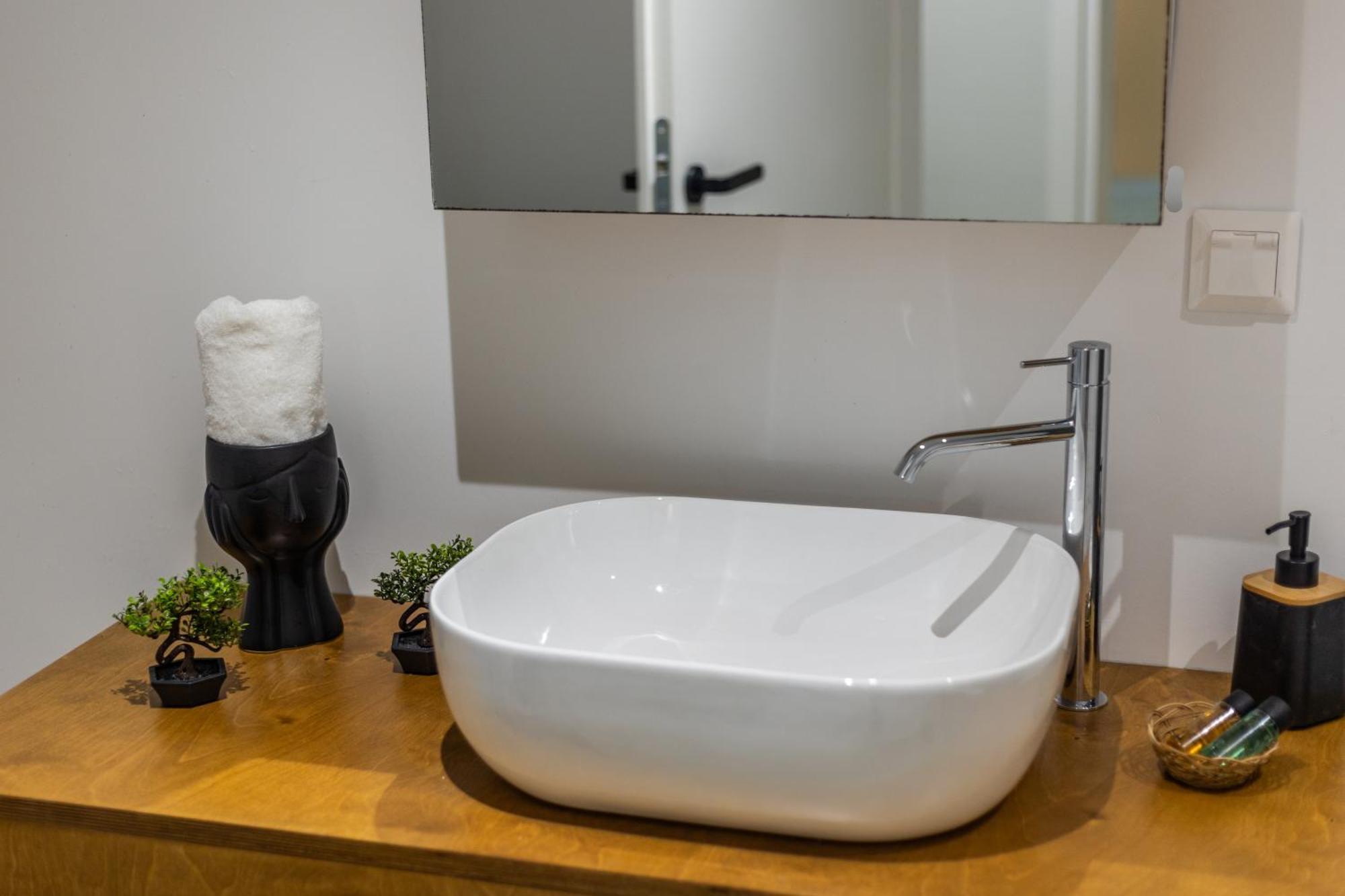 Nisos Apartments, Chania Center Ngoại thất bức ảnh